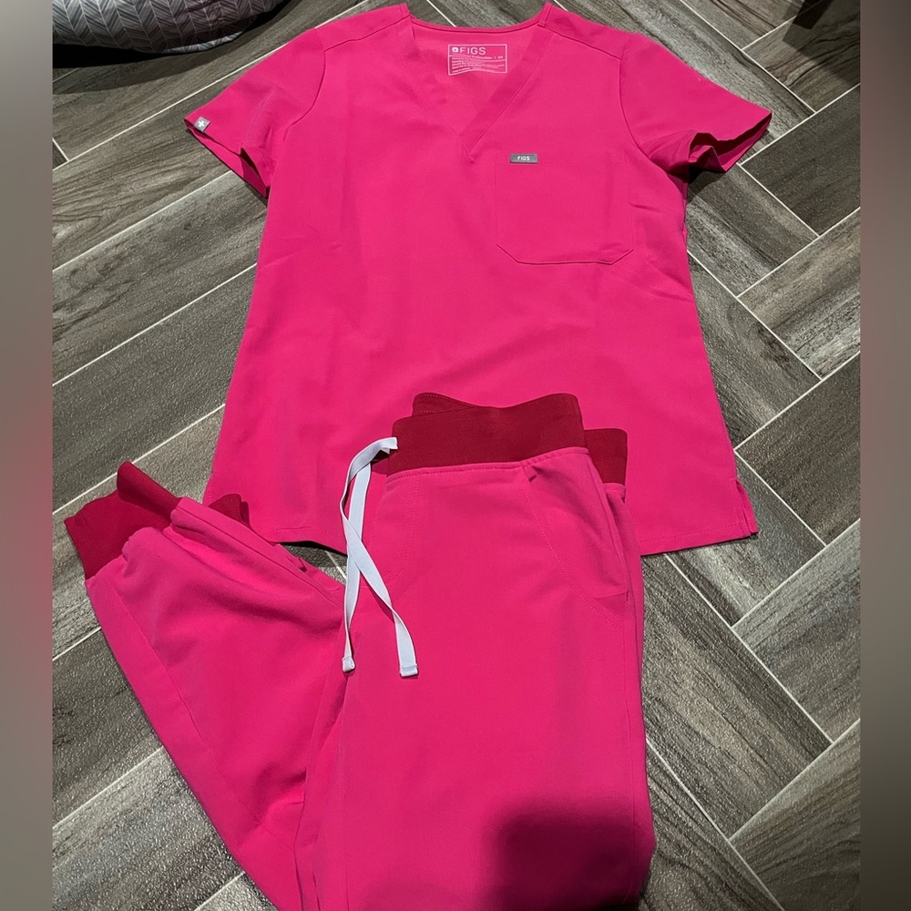 Figs scrubs